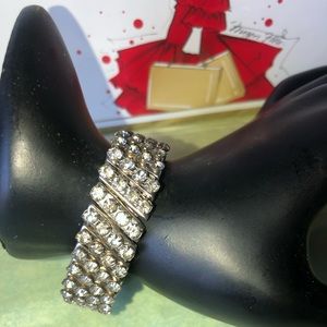Rhinestone expandable bracelet. Good used condition.